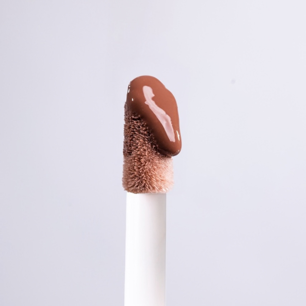 Odżywczy błyszczyk do ust Crystal Gloss nr 4 IBRA Makeup